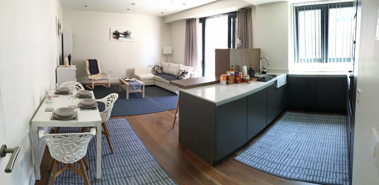 غيبرالتار Luxurious Central Apartment With Pool المظهر الخارجي الصورة