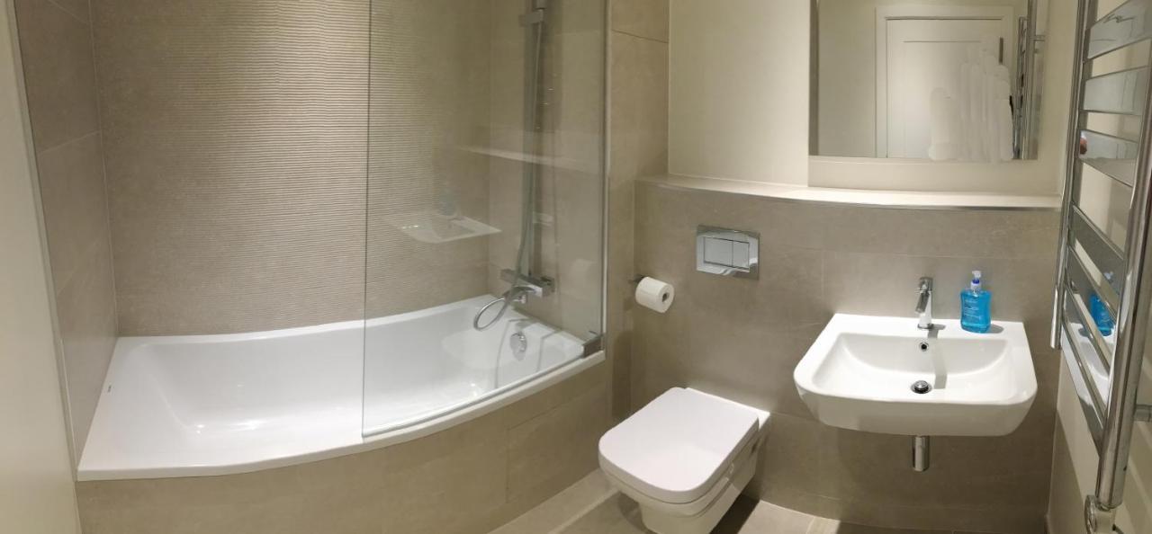غيبرالتار Luxurious Central Apartment With Pool المظهر الخارجي الصورة